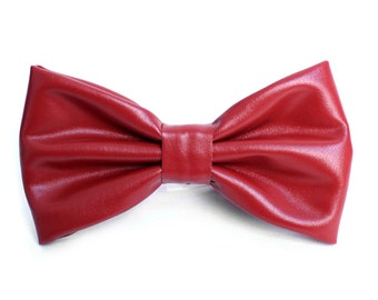 Burgundy leather bow tie ~ leather bowtie ~ Leather bowtie ~ leather pretied bowtie ~ wedding bowtie ~ wedding bow ties ~ gift ~ unique gift