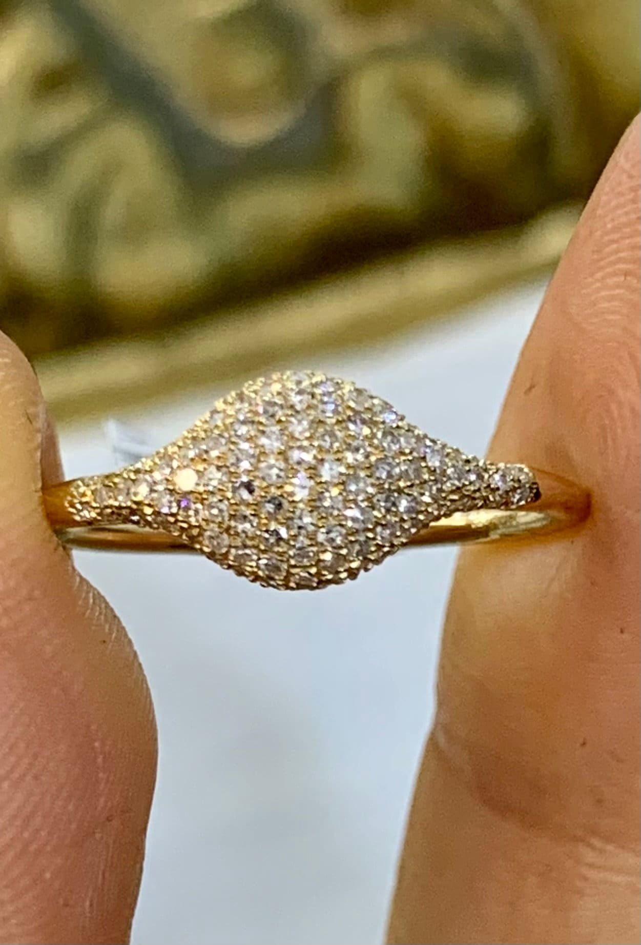 18kt yellow gold pavé diamond signet ring