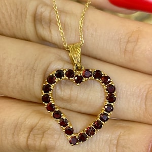 18kt And 14kt Yellow Gold Vintage Garnet Heart Necklace