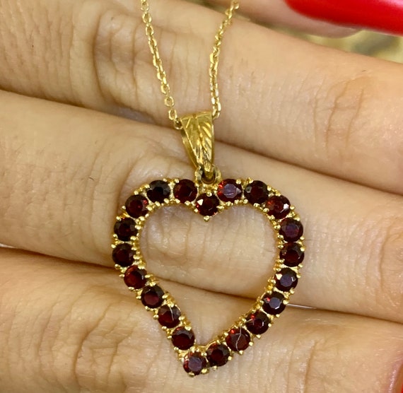 18kt Yellow Gold Vintage Garnet Heart Necklace - image 1