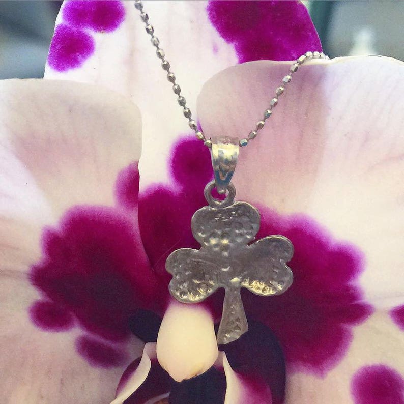 14kt White Gold and Diamond Shamrock Necklace | Etsy