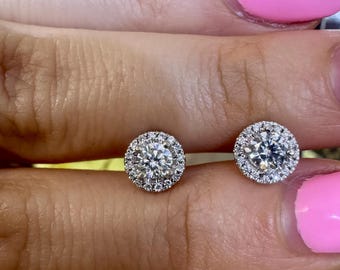 14kt White Gold Round Diamond Halo Stud Earrings