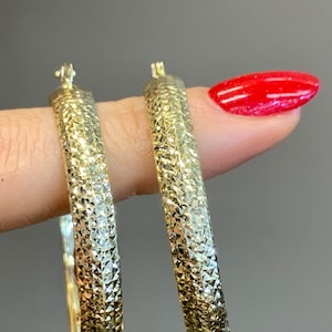 Light Weight 42 mm 14kt Yellow Gold Diamond-Cut Hoop Earrings