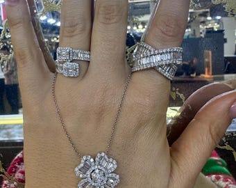 14kt White Gold Baguette And Round Diamond Clover Necklace