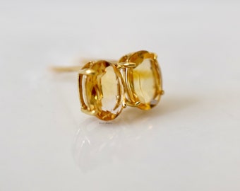 14kt Yellow Gold Oval Citrine Stud Earrings