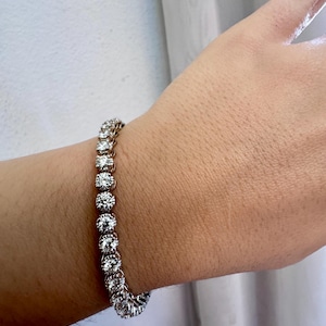14kt White Gold 5.20 Carat Diamond Tennis Bracelet