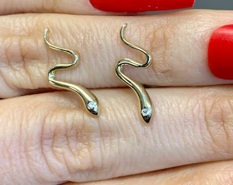 14kt Yellow Gold Snake Earrings. Has Matching Necklace