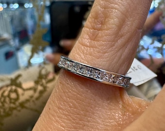 18kt White Gold Channel-Set Princess-Cut Diamond Eternity Band