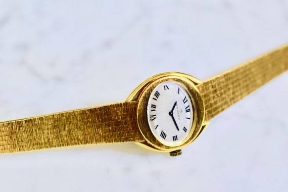 Vintage 18kt Yellow Gold Movado Lady's Wristwatch - image 1