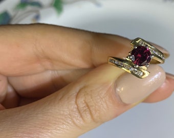 14kt Yellow Gold Rhodolite And Diamond Ring