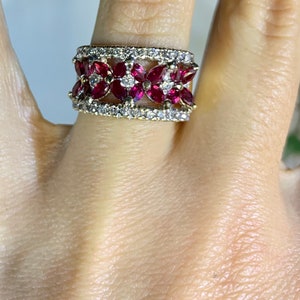 14kt Yellow Gold Ruby And Diamond Floral Band