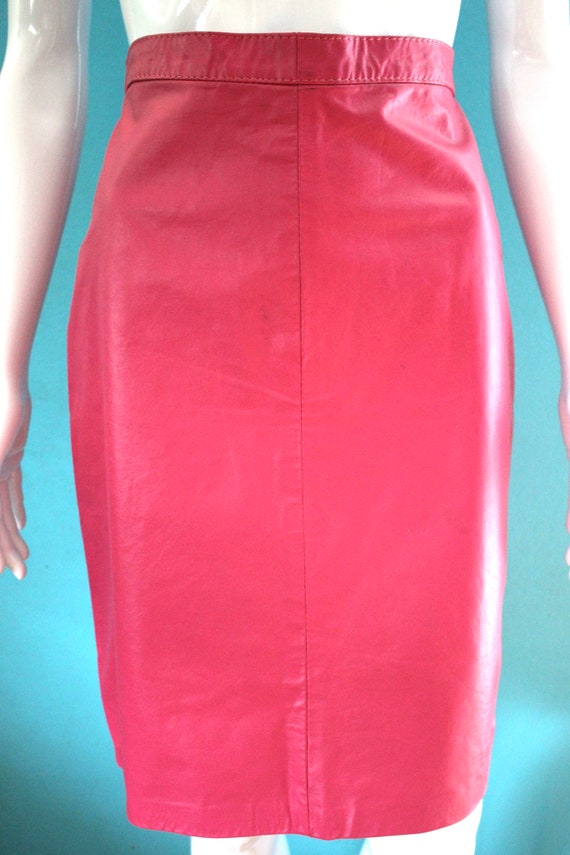 80s Skirt 1980's Rose Pink Leather Pencil Skirt S… - image 3