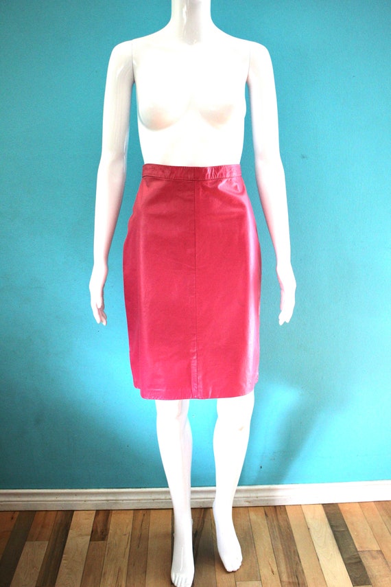 80s Skirt 1980's Rose Pink Leather Pencil Skirt S… - image 2