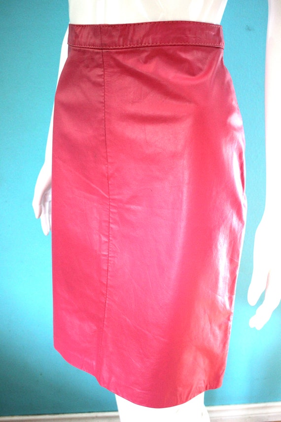 80s Skirt 1980's Rose Pink Leather Pencil Skirt S… - image 5