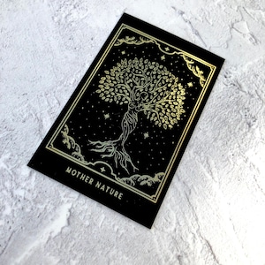 Cartão de planejador estilo Tarô Mãe Natureza com design de folha de ouro em relevo. Cartões de diário, cartão de nota, lembrança. Dupla face