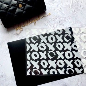 XOXO Minimal Design Sventato, Stampato in bianco, Pergamena, Acetato