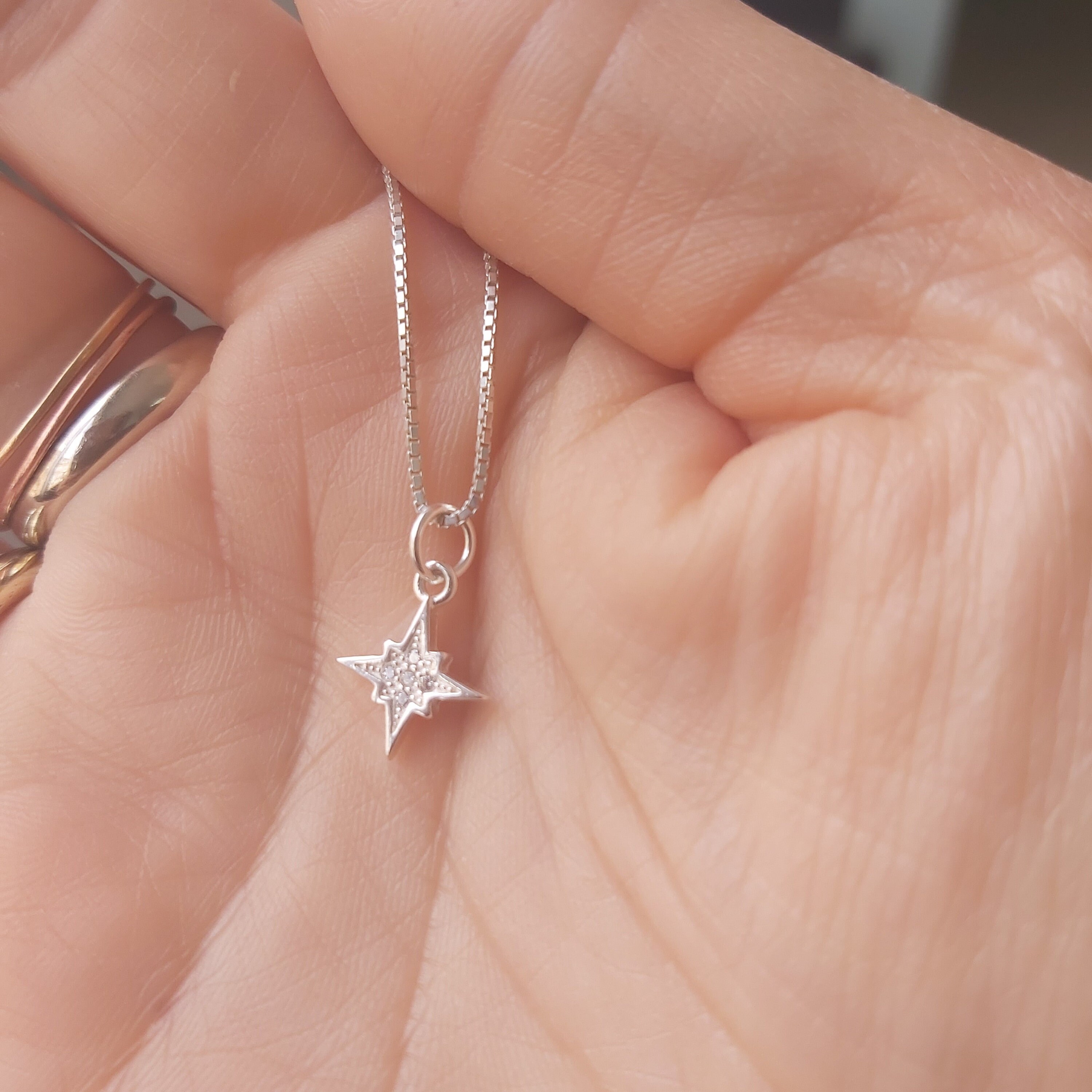 ☆ENGBROX☆ silver925 nacre star necklace EBNL25015SV 925 Sterling Silver Bujukan White Sapphire Chevron Necklace