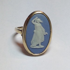 Vintage Blue Porcelain Wedgewood Made in England Ring Set in 14k Gold