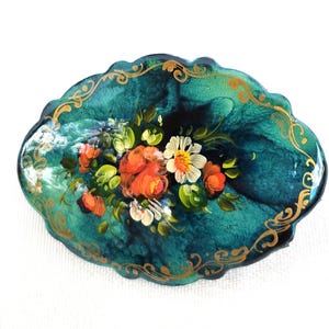 Broche floral vintage ruso lacado y pintado a mano - Firmado por el artista