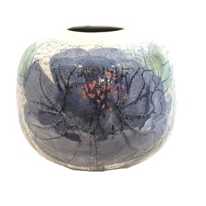 Kiyomizu-yaki Crackle Glaze Pottery Vase with Speckle Detail and Peony Flower