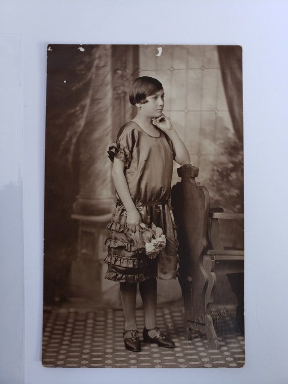 Vintage Santana West Tampa Postcard: Girl With Ruffled Dress & Roses - Etsy Vintage Santana West Tampa Postcard: Girl With Ruffled Dress & Roses - Etsy