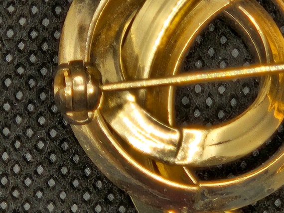 Goldtone Metal Interlocking Multi-Circle Brooch - image 4
