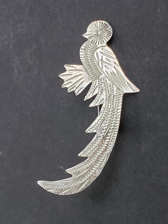 Sterling Silver Etched Quetzel Bird Shaped Brooch - image 10