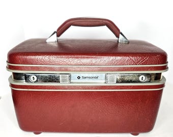 Samsonite Profile II Red Hard Train Case with Tray, Mirror, and Key - Interior Wear