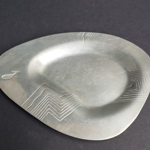 Shallow Silver Metal Rounded Triangular Shape Tray with Stylized Deer and Line Detail