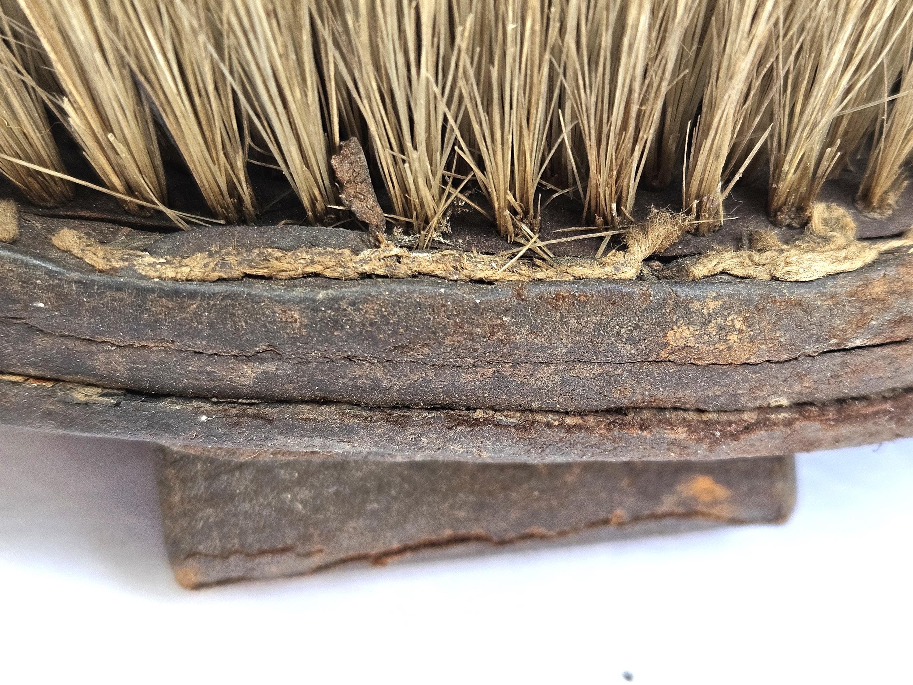 Brosse pour chevaux, US Army, cavalerie, WWI Brosse pour chevaux, US Army, cavalerie, WWI