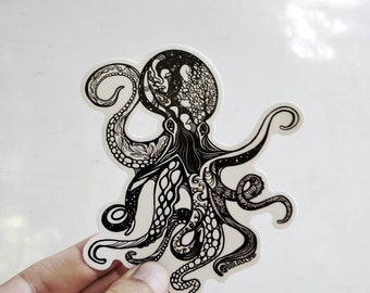 Könnte beinhalten: Schwarz-weißer Aufkleber mit einem Oktopus mit komplizierten Details. Der Oktopus ist in einem detaillierten, fast psychedelischen Stil gezeichnet, mit seinen Tentakeln, die sich drehen und miteinander verschlingen.