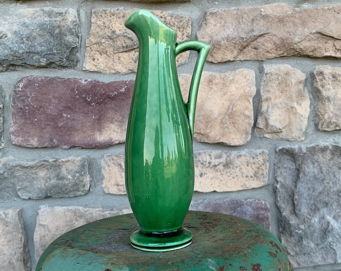 Vintage Shawnee Green Bud Vase Marked USA 1168 Cottage Core Country