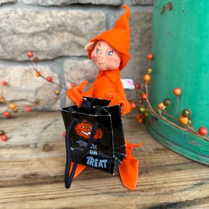 Annalee Mobilitee Halloween Felt Trick or Treat Halloween Elf Doll - Vintage Collectible - 9&quot; - 1997