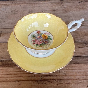 Vintage Coalport Bone China Tea Cup and Saucer - Pastel Yellow Floral - Gold Trim - Made in England