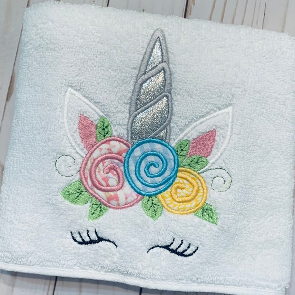Unicorn Hooded Towel Design, Unicorn applique design, unicorn peeker applique,unicorn applique