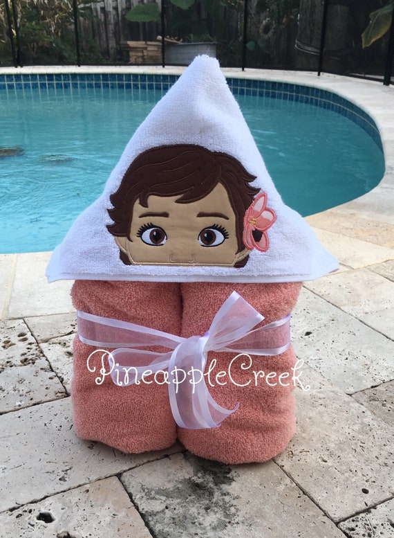 moana hooded towel