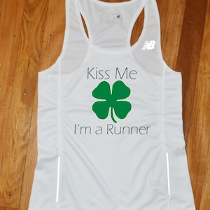Women&#39;s Kiss me I&#39;m a Runner Jersey - Kiss me I&#39;m a Runner Running Singlet - St. Patrick&#39;s Day Running shirt