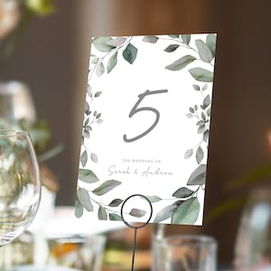 Eucalyptus Greenery Tischnummern oder Tischnamen | Beliebige Farbe Schriftart | A5 doppelseitige Karten | Hochzeiten | Dinner oder Gala Anlass