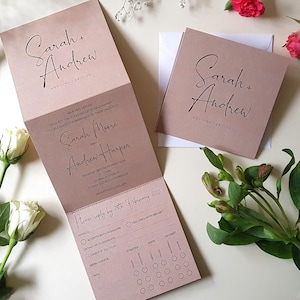 Set di inviti per matrimonio in stile Kraft Script - Inviti per matrimonio di lusso a tre ante a fisarmonica - Inviti per matrimonio di lusso con calligrafia e buste