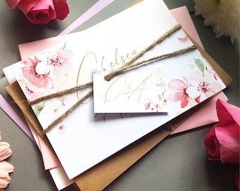 Conjunto de invitaciones de boda de flor de cerezo: invitaciones de boda de lujo personalizadas con etiqueta personalizada, cordel rústico y elección de sobres