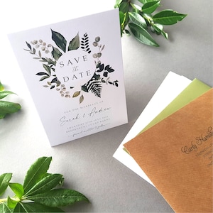 Couronne de verdure : réservez des cartes ou réservez une soirée ou un week-end avec des enveloppes - faites-part de mariage réservez vos dates