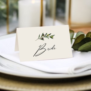 Marques De Placement Pour Mariage Olives |  Impression du nom de l'invité incluse + choix de menu | Couverts de mariage | N'importe quelle couleur de police | Marque-places