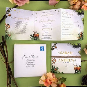 Set di inviti per matrimonio in stile bosco con buste e inviti per matrimonio a tre ante in stile rustico rustico con spago rustico, inviti per matrimonio in stile natura foresta estate