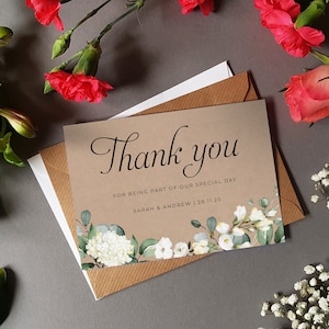 Weiße Blumenhochzeits-Dankeskarten mit Umschlägen - jede Dankesnachricht oder Hochzeitsbevorzugungsnachricht