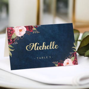marque-places bordeaux bleus |  Impression du nom de l'invité incluse + choix de menu | Couverts de mariage | N'importe quelle couleur de police | Marque-places