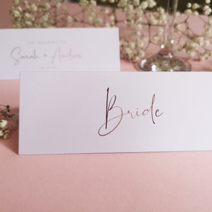 Plaatskaarten met schrift |  Instellingen bruiloft | Lettertype in elke kleur | Naamlabels | Naam plaatskaarten | Inclusief bedrukking gastnaam