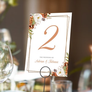 Numéros de table ou noms de table | N'importe quelle couleur de police | Cartes recto-verso A5 florales | Mariages | Dîner ou gala
