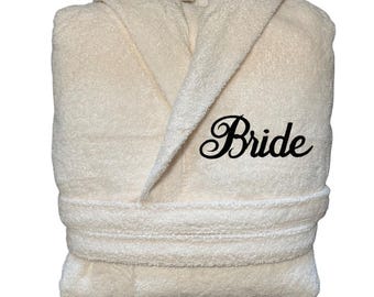 Bata de novia bordada: Bata personalizada 100% algodón, ideal como regalo de Navidad.