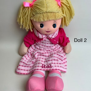 Cadeau personnalisé pour poupée de chiffon brodé avec le nom de bébé, cadeau d'anniversaire pour bébé, poupée de baptême, cadeau de baby shower de Noël, jouet pour enfant, cadeau de Noël Doll 2