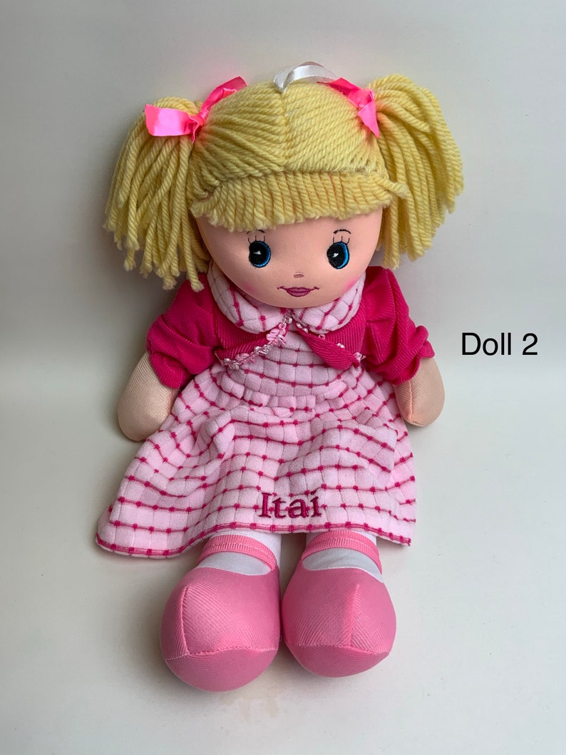 Cadeau personnalisé pour poupée de chiffon brodé avec le nom de bébé, cadeau d'anniversaire pour bébé, poupée de baptême, cadeau de baby shower de Noël, jouet pour enfant, cadeau de Noël Doll 2
